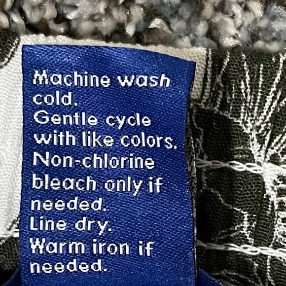 Apt. 9 Skirt, Women's size L, button front, fully lined, New with tags - Picture 12 of 14